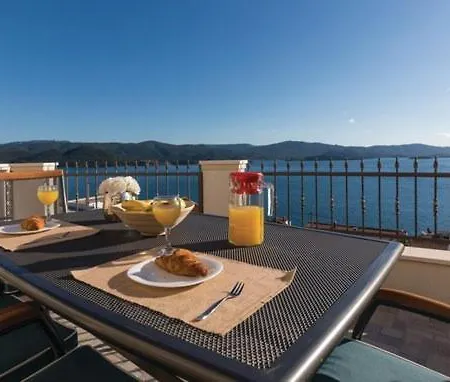 Jurkovic 5 Apartman Komarna