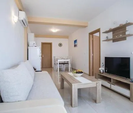 Jurkovic 5 Apartman *