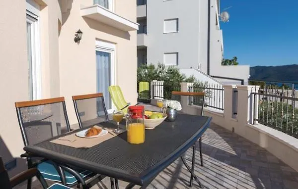 Jurkovic 5 * Komarna