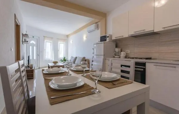 Apartment Jurkovic 5 *