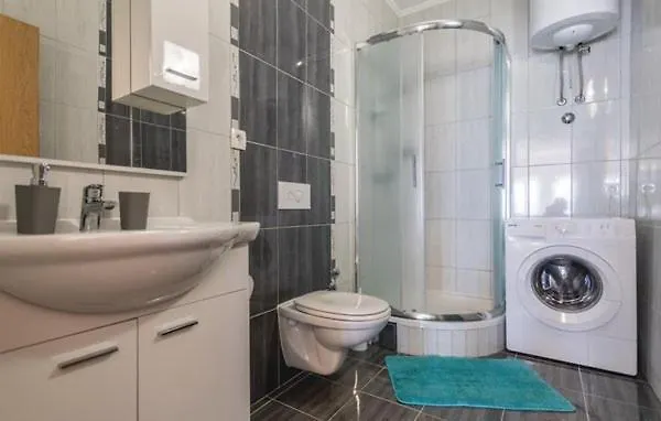 Apartment Jurkovic 5 *